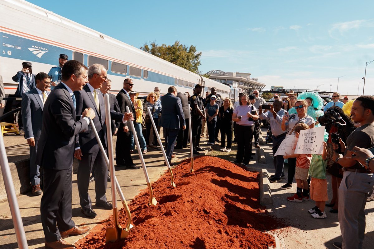 Jennifer Aniston (@roland77508) on Twitter photo 