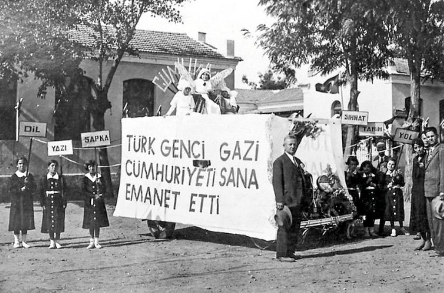 Türkiye Cumhuriyeti ilelebet payidar kalacaktır. 
NE MUTLU TÜRK'ÜM DİYENE
  #29EkimCumhiyetBayramımız