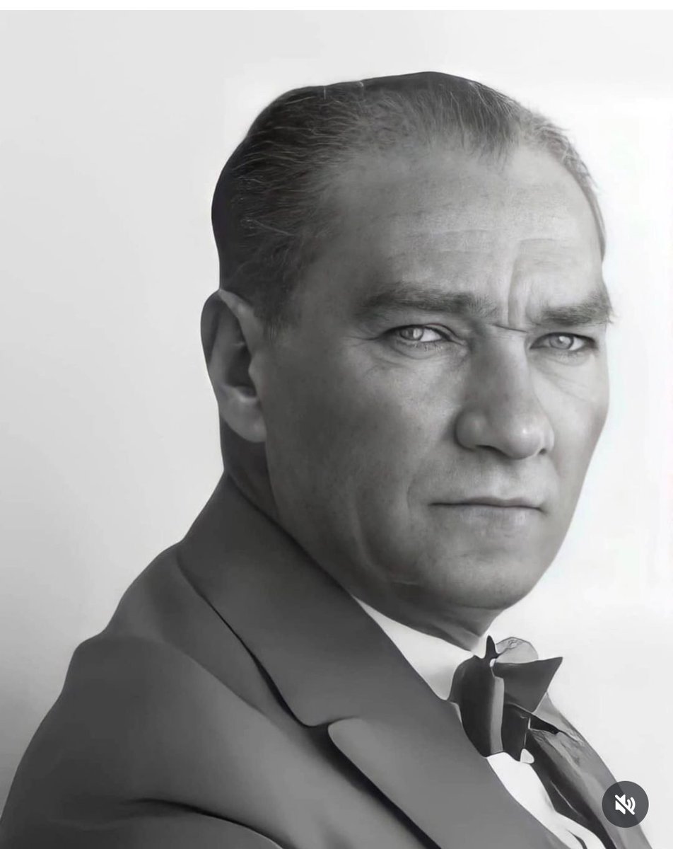 Atatürk' ü anlamayan bir milletin evladı olmaktan yeis duyuyorum. #29EkimCumhiyetBayramımız