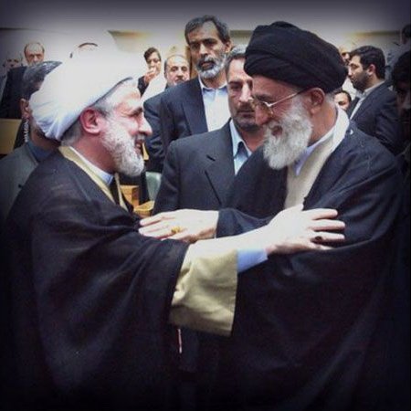 نخوضُ من خَلفِكم اللُجَج 
ونبذلُ من دُونِكم المُهَج