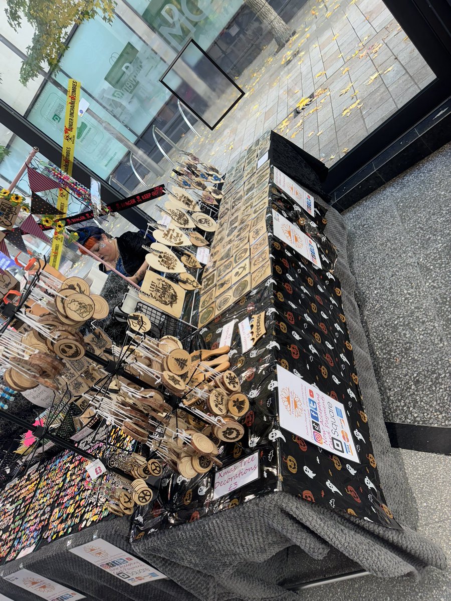 Princessgifts13's tweet photo. We are @TheMoorMarket  this week with it been half term,we have things on sale if your passing pop in and say hi 👋 #gifts #halloween #personalised #uniquegifts #christmasgift #ideas #hairaccesories https://t.co/fFB2UWtbN9