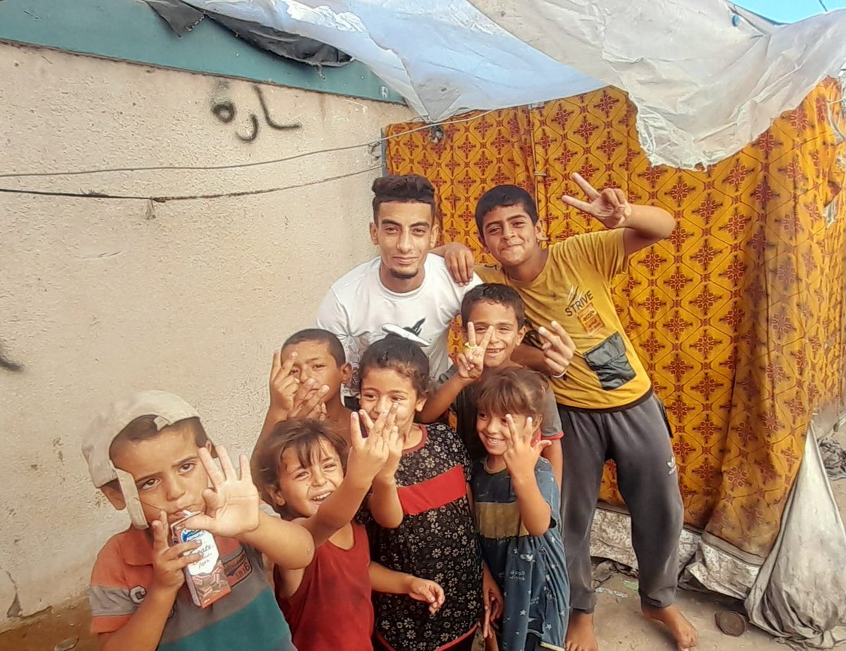 PLEASE DON'T SKIP ME :((

My account has been restricted, 
So, my gfm doesn't appear to everyone! 

Save  my children, they need you, they need your help 😭

📢Please support my family gfm !!
by sharing and quoting and donating 💔🙏🏻🚨
gofundme.com/f/help-ashraf-…