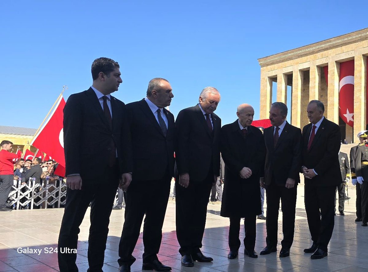 MHP_Bilgi's tweet photo. Genel Başkanımız Sayın Devlet BAHÇELİ, Anıtkabir'de düzenlenen 29 Ekim Cumhuriyet Bayramı törenine katıldı. https://t.co/PQQts6scW6
