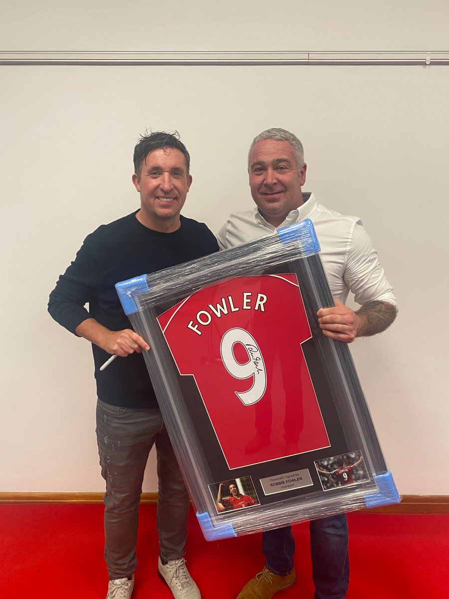 daveylaa's tweet photo. Boss night in Chester on Friday seeing @Robbie9Fowler. Last time I saw him in person was when I was a kid walking round ToysRUs in Liverpool 🤣 https://t.co/P70S2fq3zN