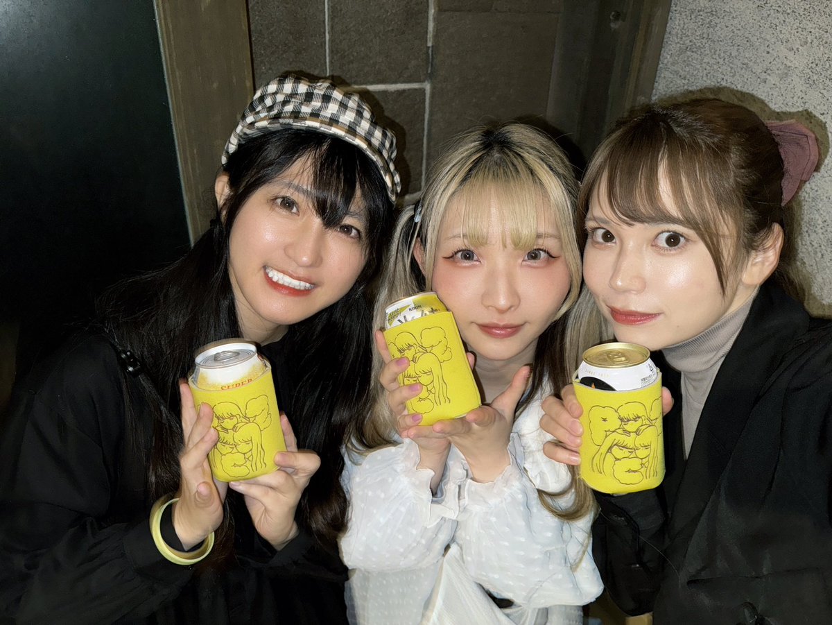 pocozchan's tweet photo. 🏝️新島DIY2024🌞10/26,27
昨年12月に、へっぽこーずとして出演させていただき
今年はpocozとして出演しました🏝️

来てくれた人も、新島のみなさんもとてもあたたかく、素敵な時間を過ごさせてもらいました✨
ありがとうございました！
また新島に来れますように💫

#新島DIY #新島DIY2024 https://t.co/KnexdAcbkq