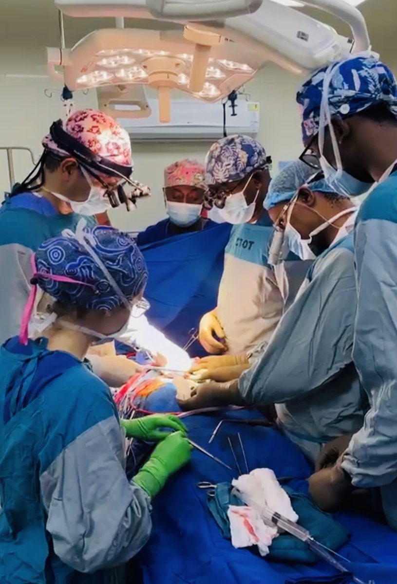 …A true international Dream team (US, UK, Kenya, Australia, Nigeria, Thailand) helping to build complex Aortic surgery program in Tanzania…❤️❤️❤️ 💪💪💪