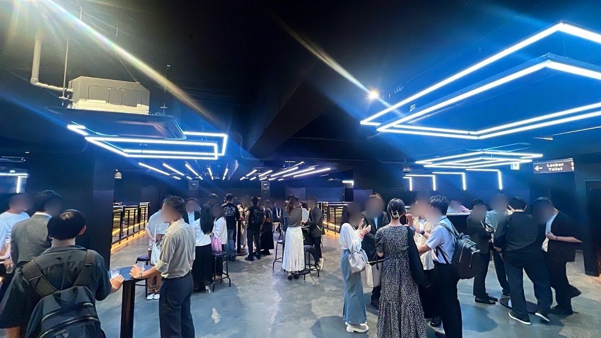 contacttokyo_'s tweet photo. こんにちは☺️

先日新宿で行われた大規模イベントでは

約90名の方がご参加いただき大盛況でした💗✨️

【お客様からのお声💘】

・会場もとてもオシャレでよかった😊

・アルコールのご提供もありいつもより話が盛り上がってすごく楽しかったです😌

・参加者が多くて緊張したがスタッフさんが上手く回してくれたのでとても安心して楽しく過ごせました😆

などお客様から嬉しいお言葉を多くいただきました☺️💝

イベントコンタクトでは毎月各地で大規模イベントも開催しております🫶✨️

次回は今週の11/2土曜日 赤坂で行われます🥰

クリスマス前に恋人が欲しい方は是非ご参加お待ちしております😉🎄

ご予約はインスタプロフィールから😚
DMでもお待ちしております！！

#街コン　#恋活　#婚活　#大規模 #大規模イベント #大規模街コン