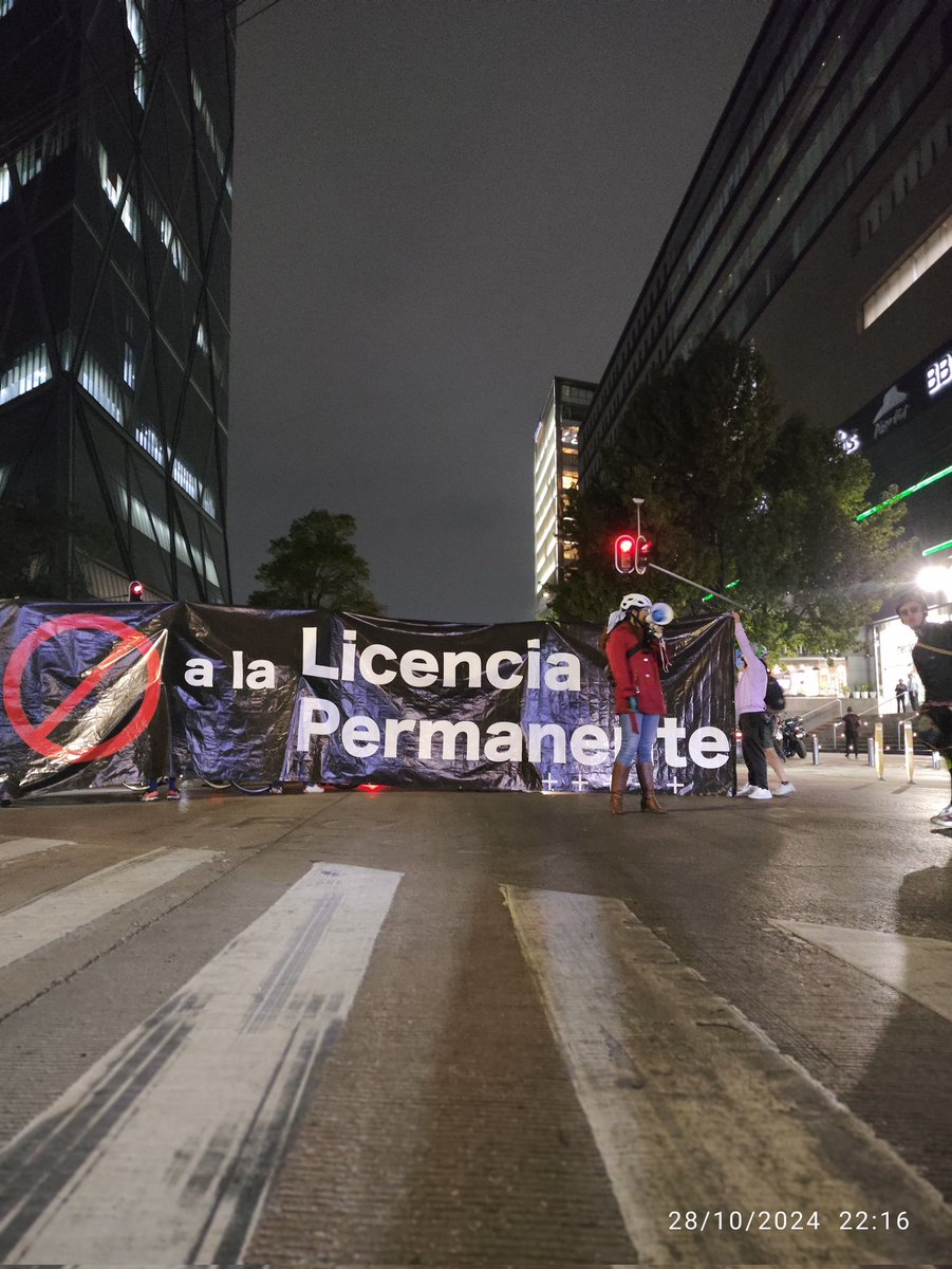 No a la licencia permanente no porque estamos en contra tal cual de la licencia sino en la forma en la que se obtiene.
Exámenes teóricos,prácticos y psicológicos A quién solicite una licencia para conducir pues entre sus pies y manos está un arma letal.