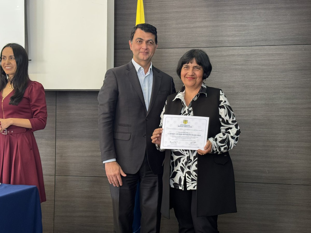 ¡Orgullo y gratitud hacia nuestros docentes de PRIME Business School! 💙📚 Gracias a su visión y dedicación, construimos juntos un legado de conocimiento que trasciende. Su esfuerzo en cada publicación inspira y enriquece a toda nuestra comunidad. #OrgulloSergista #40Años