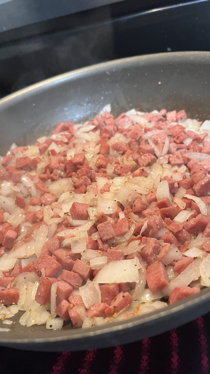 GeneGarrett_'s tweet photo. Spam Fried Rice w/ French Omelette🔥🔥 https://t.co/TmZj5UlOmZ