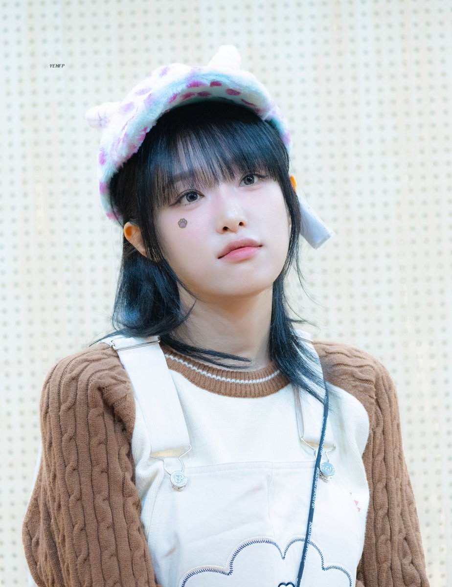 241027 사운드웨이브 네모네모 팬사인회    

#최예나 #예나 #YENA #네모네모