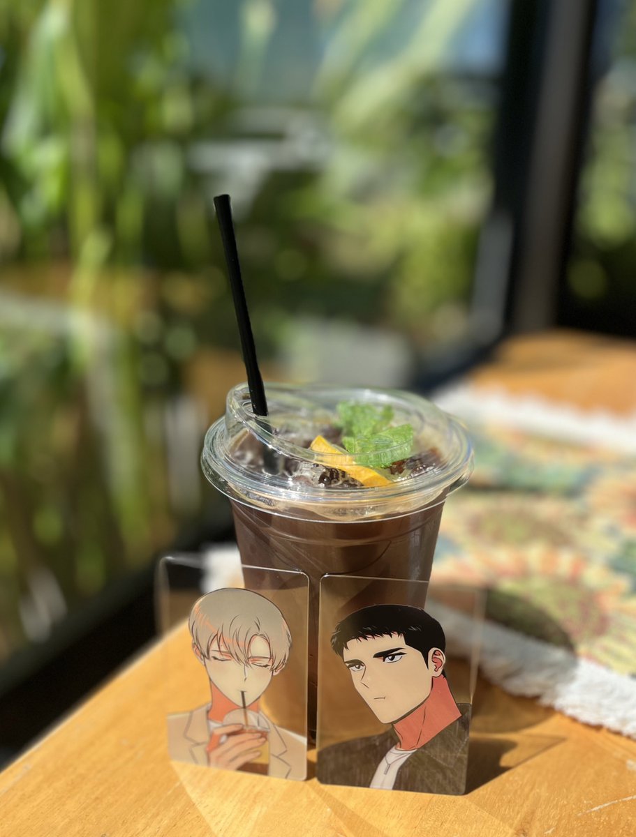 alivegorn's tweet photo. พาโฮยอนกับพี่มุนซองมากินแฟจุ๊บจิ๊บ 🥤🌸 ทั้งคู่มีแปลไทยแล้วนะคับ ‘หอกแห่งวิญญาณ’ 

#CodenameGHOST #유령의창 https://t.co/E60WEdajW3