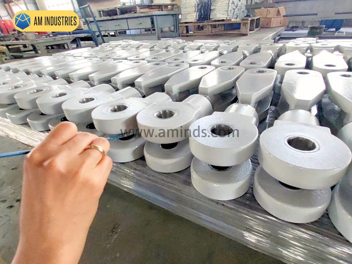 AMIndustriesVi1's tweet image. These custom #RodEnds and push rod assy are ideal for high-performance automotive engines, railway industry where precision and reliability are critical.