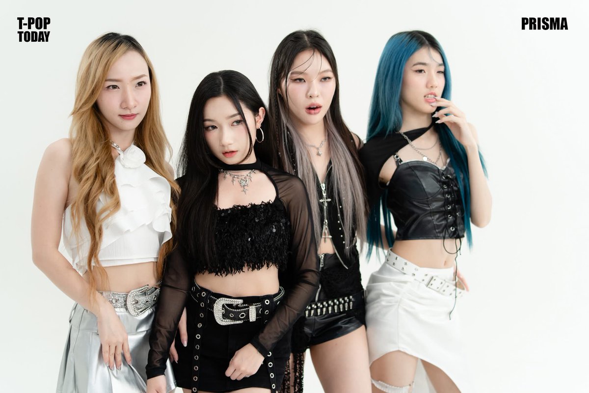 TPOPEntConnects's tweet photo. “Prisma” (พริสม่า) 4 สาว ประกอบด้วย “จีน - ธันยพร กอประสพสุข, จูน - ณัชชา เทียนประเสริฐกิจ , แพรวา - ธนภร สุทธิสิทธิ์ และ จัสมิน - พิชญเจษฎ์ มหัจฉริยวงศ์” มาพร้อมซิงเกิลเดบิวต์ “Close Fan”
#PRISMA #TPOP #TPOPTODAY
#TPOPENTERTAINMENT https://t.co/6rOWNxBrDg