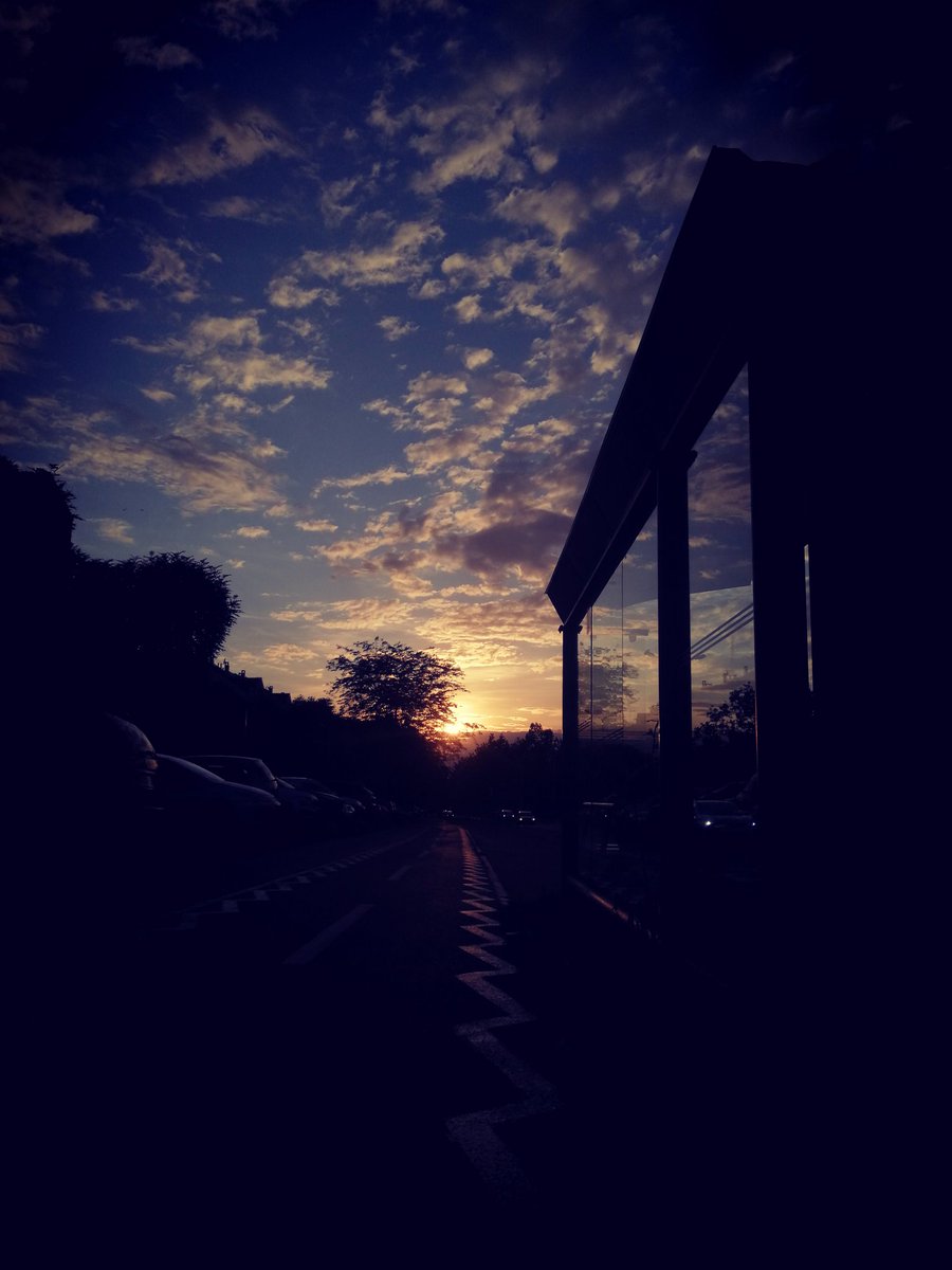 Good Morning from Belgrade! 🌞 Have a blessed Tuesday. 🙏😇 P. S. Photo was taken by me. 💯 #GoodMorningEveryone #Tuesday #sunrise #sunrisephotography #vibes #photo