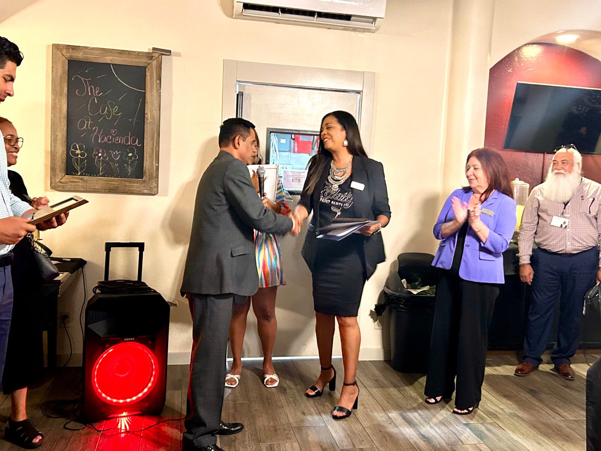 classy_paint's tweet photo. I was asked to appear and say a speech. But was surprised to receive Certificate of Recognition.  What an honor!! https://t.co/EzkLYzJ97o