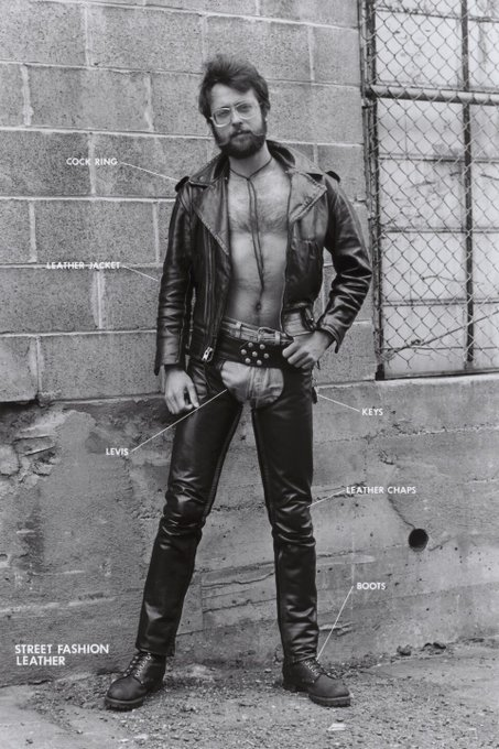 MoMA_pics's tweet photo. Street Fashion: Leather https://t.co/pgz5ScKpvY https://t.co/qPcde5OWDt