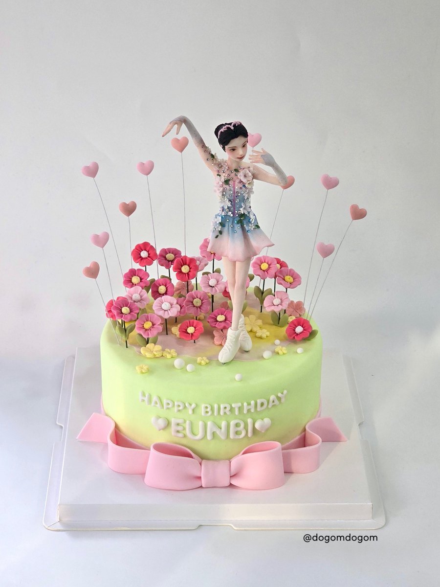 dogomdogom's tweet photo. 🎂❤️

은비선수의 생일을 맞아 슈가케이크를 준비했어요🤭
누구보다 행복한 생일보내길🍀🍀🎉🎉

#박은비 #EunbiPark #HappyEunbiday https://t.co/UFExXVmJAZ