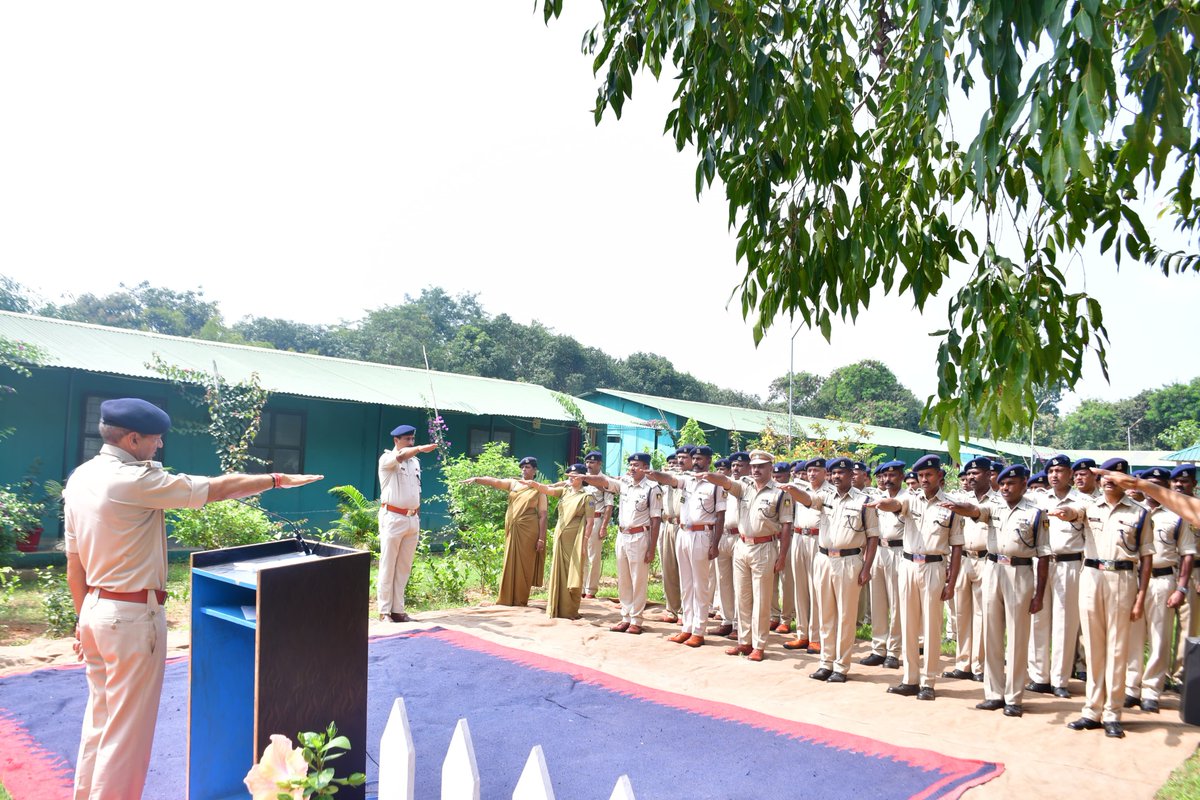 247Bncrpf's tweet photo. On 28/10/2024, Vigilance awareness pledge taken over at HQR/247bn in which unit officers & other ranks participated.
@crpfindia#gcnda #vstcnda #Rangenda #kksector https://t.co/AzBbrKAy6p