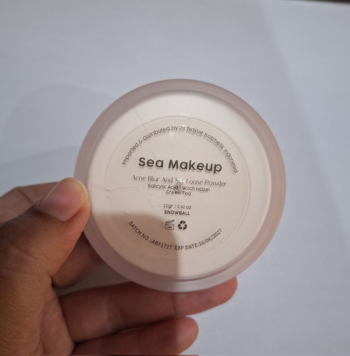 harunotess's tweet photo. WTS / Want To Sell

Preloved Sea Makeup Loose Powder
WTS Bedak Tabur Sea Makeup

Shade Snowball 
IDR 50.000

Bisa via oren ya ges
Dijual karena salah shade https://t.co/At81AI80dc