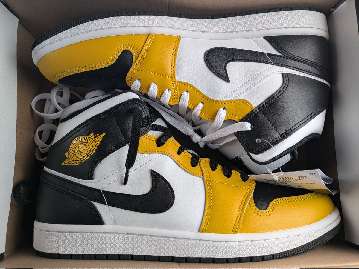 初 エアジョーダン1 安かったから買っちゃった✔