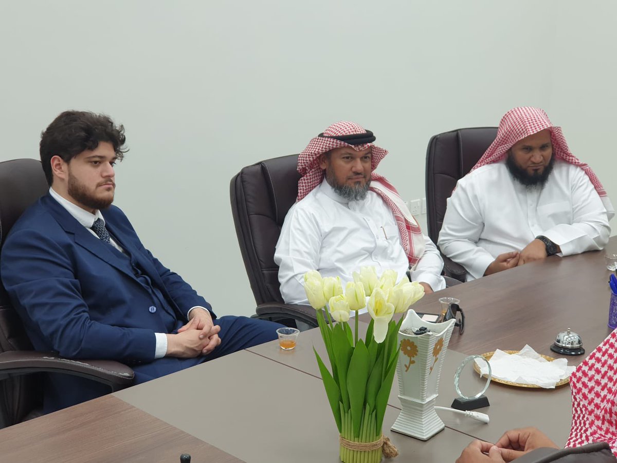 Hafawah1's tweet photo. يسر #جمعية_حفاوة_المدينة أن تعلن عن عقد أول لقاء رسمي للجمعية مع جمعية شباب الخيرية في المدينة المنورة، وذلك لمناقشة بعض الجهات والمجالات التي يمكن التعاون والعمل عليها بشكل مشترك. https://t.co/Z7igihUydP