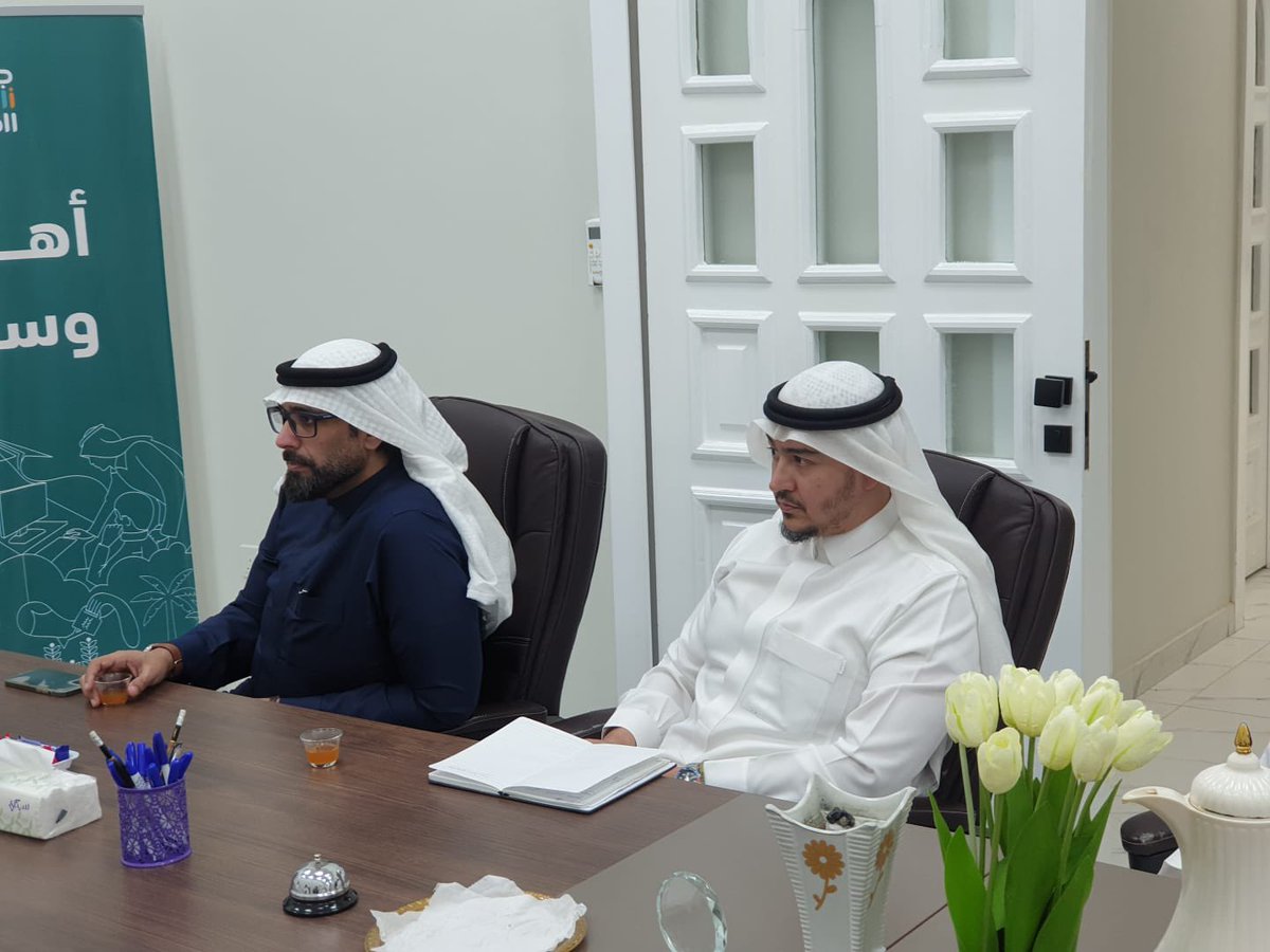 Hafawah1's tweet photo. يسر #جمعية_حفاوة_المدينة أن تعلن عن عقد أول لقاء رسمي للجمعية مع جمعية شباب الخيرية في المدينة المنورة، وذلك لمناقشة بعض الجهات والمجالات التي يمكن التعاون والعمل عليها بشكل مشترك. https://t.co/Z7igihUydP
