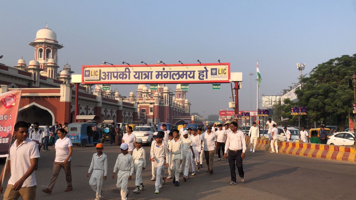 drm_lko's tweet photo. #RunForUnity was organised from Charbagh stadium to Lucknow Station, Cadets of Scouts &amp; Guides, Officers, Staff &amp; people from all walks of life participated. https://t.co/XpiW3WnAJd