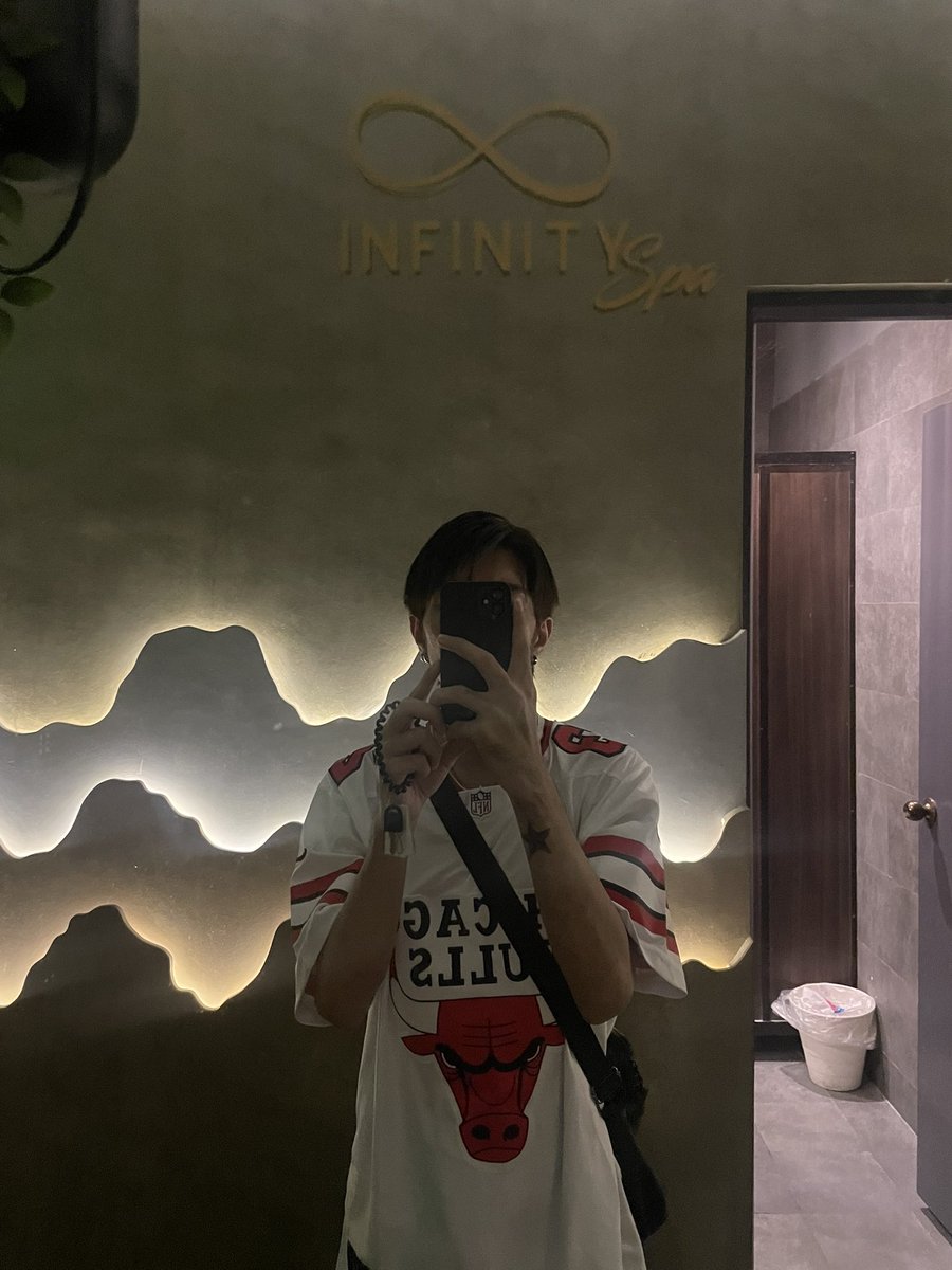 Vtop_09's tweet photo. Thank you @infinity_spa_ph pampanga crowd was sooooooooo wild and thera was sooooo good! Surely will go back https://t.co/ZYUIVqvNTp