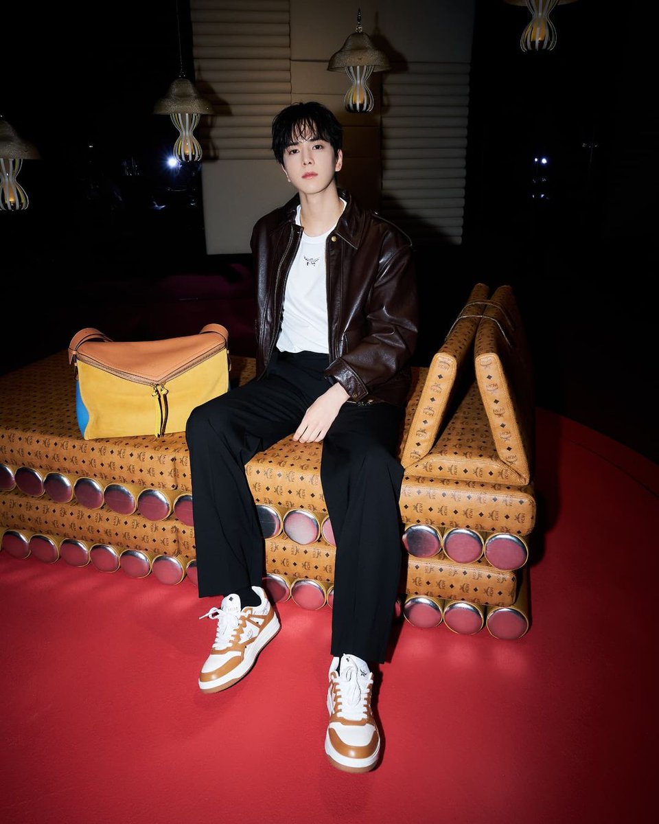 yuonghoond's tweet photo. Feeling extra cheerful today with a new vibe from MCM! 😚✨ What do you guys think? https://t.co/IxftgBDooE