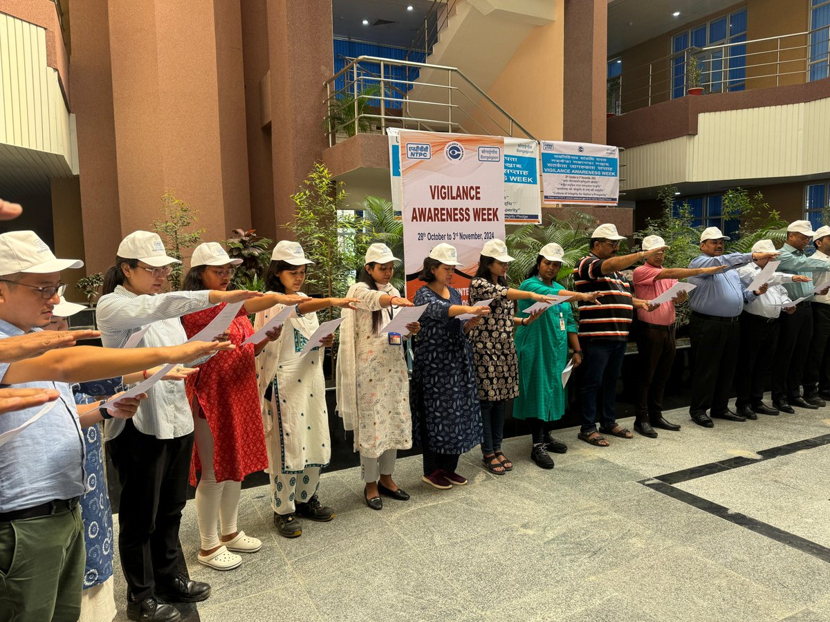 PIB_Guwahati's tweet image. #NTPCBongaigaon observed #VigilanceAwarenessWeek 2024 with the theme "Culture of Integrity for Nature’s Prosperity." Shri Akhilesh Singh, HOP, led the team in taking an oath to uphold transparency and ethical practices.

@ntpclimited