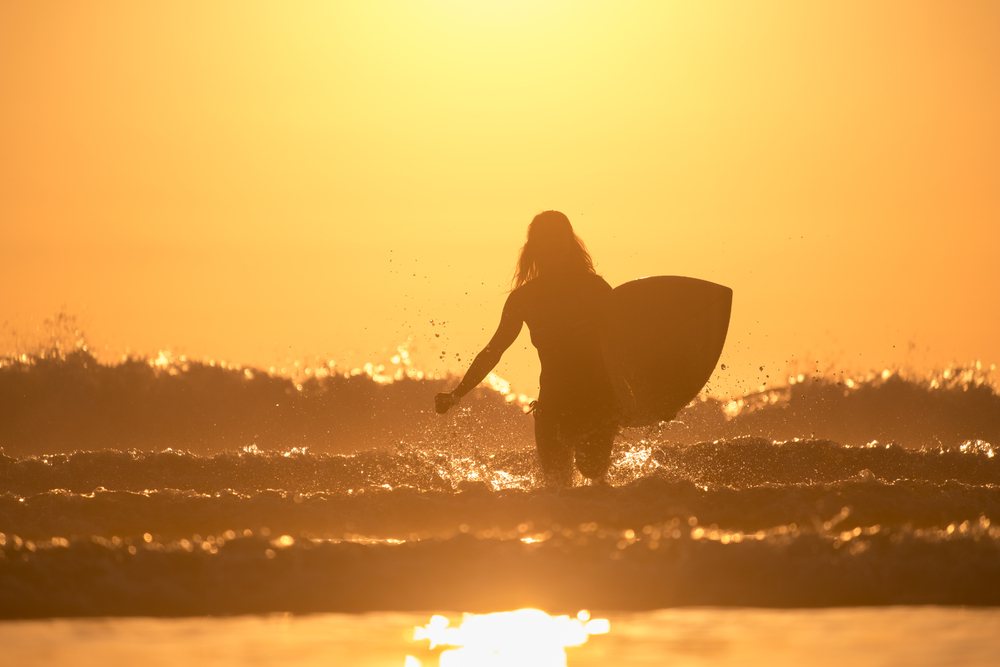 surferrulemag's tweet photo. "El mar en reposo es una lección de paciencia; cada ola que no llega enseña al surfista a valorar aún más el momento en que el océano se despierta"
Buenos días 🤙🏿😍
https://t.co/3HZ1ElSVhv
📸©️ #Mihtiander en #Depositphotos
#Fotosurfyolas #SurferRule
https://t.co/GreYco6d4a https://t.co/E4sHCSfPkr