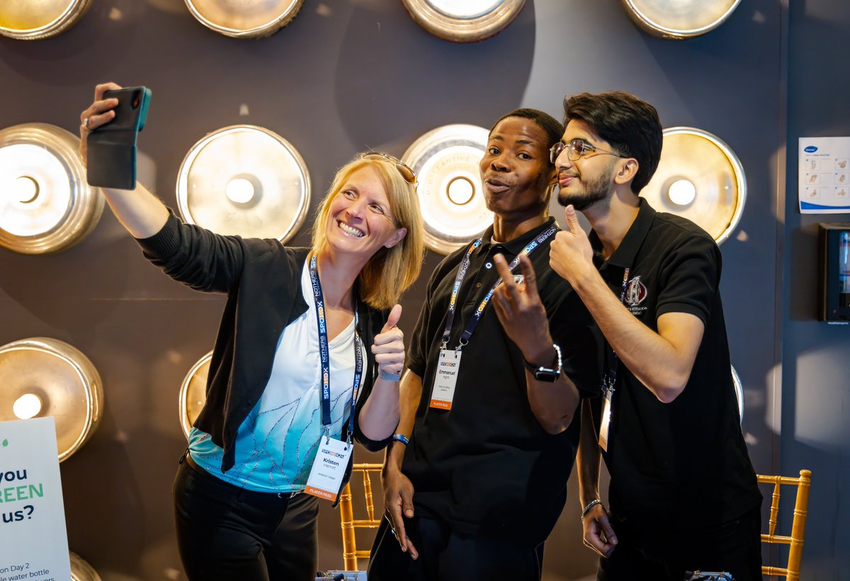 Today is Day 2 at SPOHOX24™ in Charlottetown and we still have lots to look forward to.
We have plogging and Field Trips™, D8s™ and -- oh no! -- departures 😟
We're not ready to think about leaving beautiful PEI quite yet.
Let's focus on these core memories from Day 1.