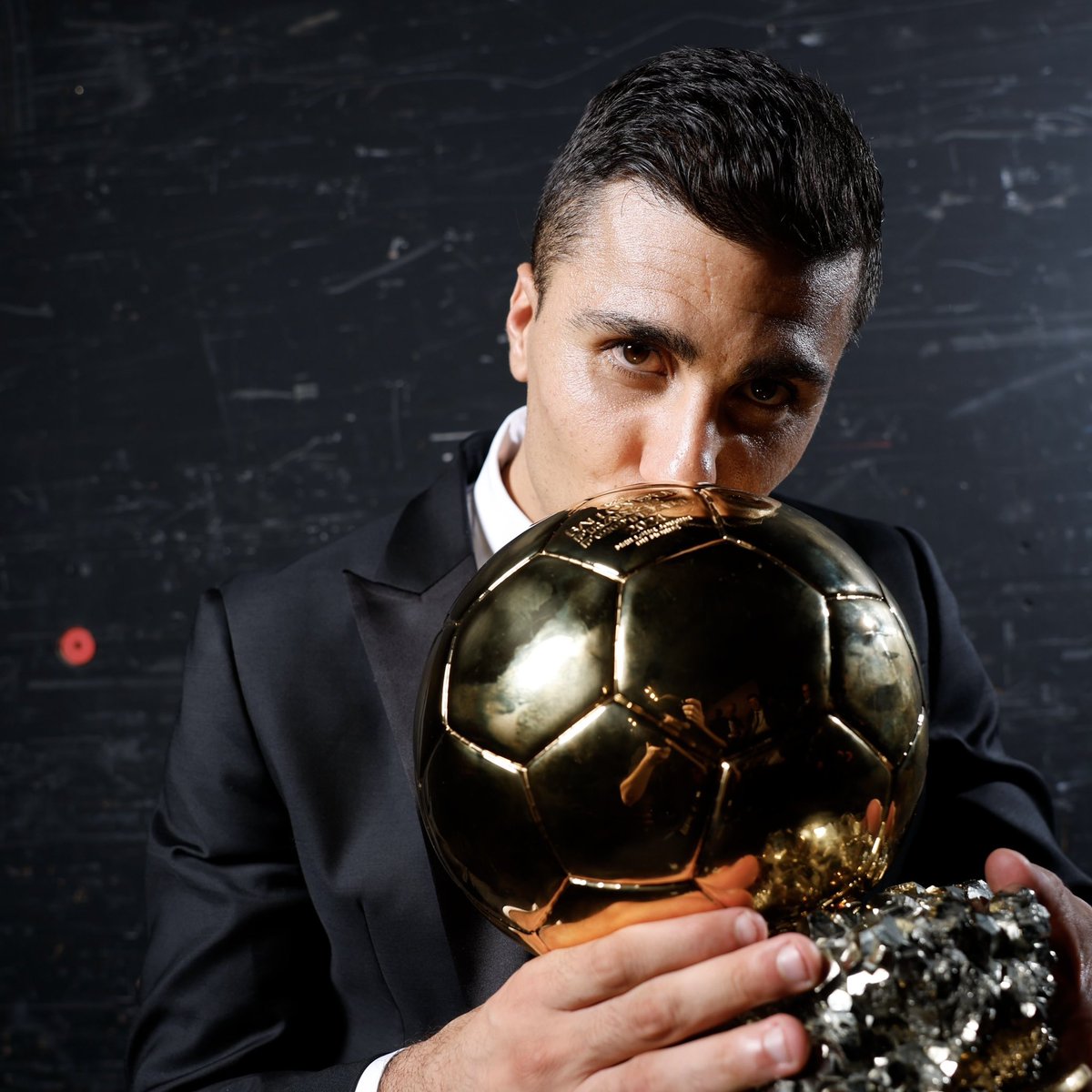 cityreport_'s tweet photo. Andres Iniesta on Rodri winning the #BallondOr: “MORE THAN DESERVED!” 🤝🇪🇸 https://t.co/m7R9FttuFw