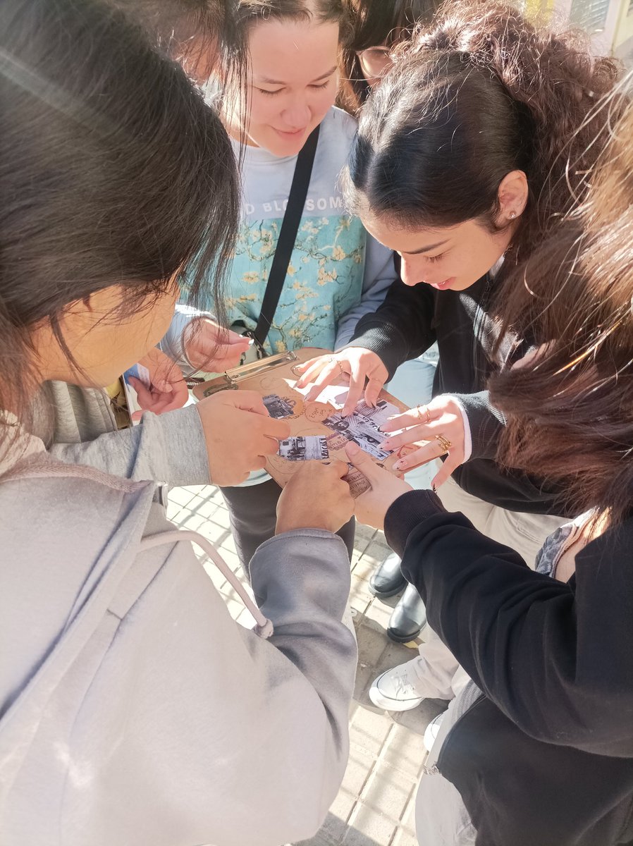 Dimecres passat, al BAS la (Re)volta del Món de l’INS Nou Barris fèiem una gimcana sobre drets de proximitat i lluites històriques de la comunitat per guanyar-los i defensar-los 🧵