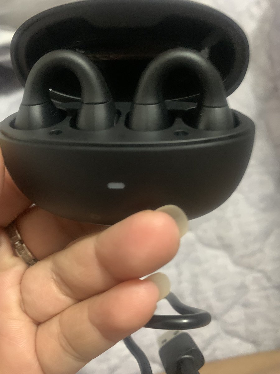 anan_BB41's tweet image. ใช้ดีเลยเสียงชัดมาก ฟังเพลงเพลินเลย เพิ่งเปิดเพิ่งใช้ ชอบสีดำ เท่ดี 

GULF NEW PRESENTER BASEUS
#BaseusxGulfwithU
#BaseusTHxGulf 
#BaseOnUser 
#BaseusTH
#GulfKanawut
@gulfkanawut