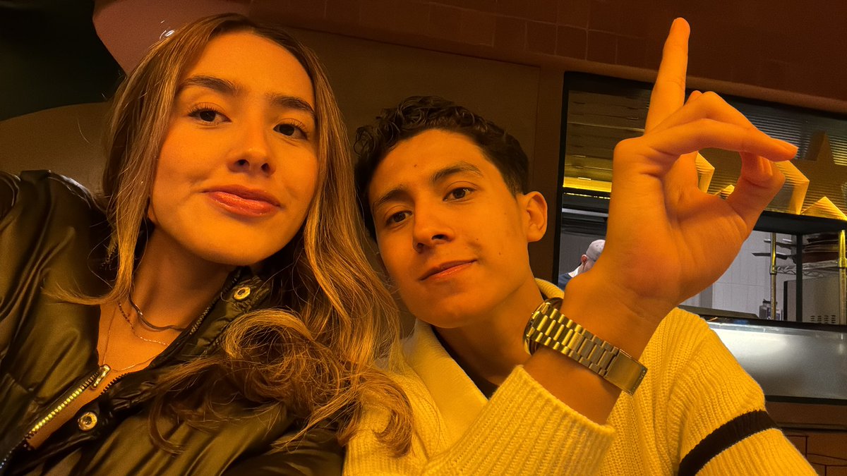 aixavasa's tweet photo. me haces la más feliz, te amo mucho Ale🫀 https://t.co/qX0nrn5p1b