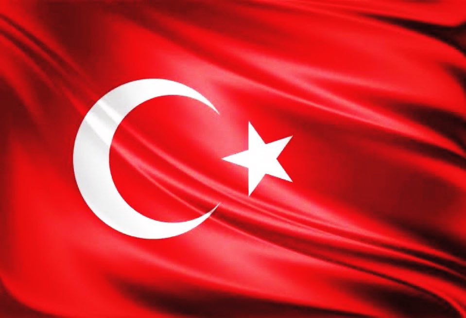 Bizim diye demiyorum vallahi en güzel bayrak bizim, sen hep parla kıymetlim ❤️