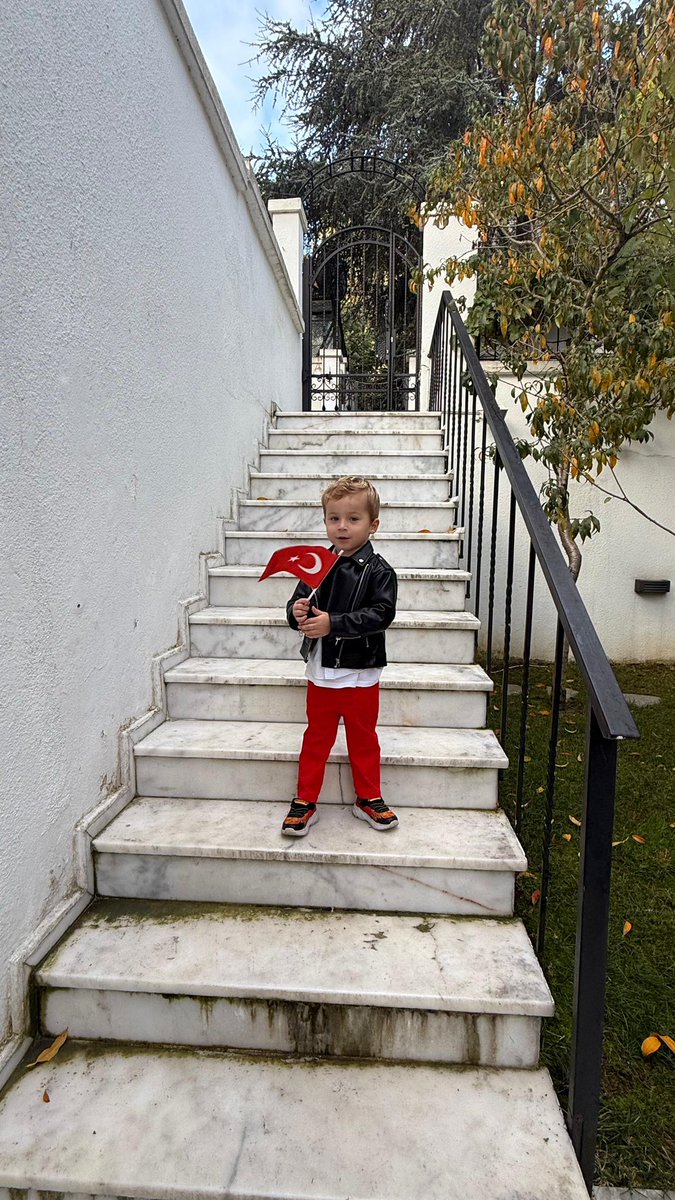 29 Ekim Cumhuriyet Bayramımız kutlu olsun🇹🇷 Çocuklarımızı Gazi Mustafa Kemal Atatürk ve Cumhuriyet sevgisiyle büyütmeye devam ediyoruz🇹🇷