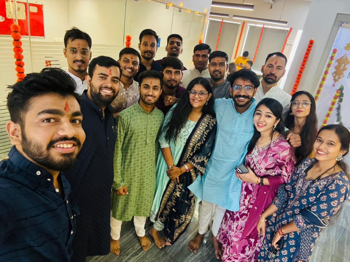 SatelliteKeyIT's tweet photo. 🌟 𝐃𝐡𝐚𝐧𝐭𝐞𝐫𝐚𝐬 𝐁𝐥𝐞𝐬𝐬𝐢𝐧𝐠𝐬 𝐟𝐫𝐨𝐦 𝐒𝐚𝐭𝐞𝐥𝐥𝐢𝐭𝐞𝐊𝐞𝐲 𝐈𝐓 𝐒𝐨𝐥𝐮𝐭𝐢𝐨𝐧𝐬! 🌟
💎✨ Happy Dhanteras to all! ✨💎
May your lives be filled with abundance and cheer! SatelliteKey IT Solutions Pvt. Ltd.
#Dhanteras2024 #madhurjain #washwoosh #washwooshindia https://t.co/NJcVgDpdRG