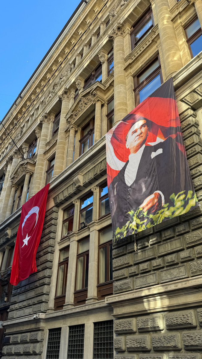 Cumhuriyetimizin 101. yılı kutlu olsun 🇹🇷

NE MUTLU TÜRKÜM DİYENE! 🇹🇷