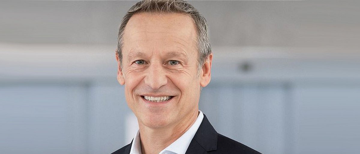 Moneycab's tweet image. #Straumann hat den Umsatz im dritten Quartal erneut gesteigert. Am jüngst erhöhten Ausblick hält der Hersteller von Dentalimplantaten fest. moneycab.com/schweiz/straum…