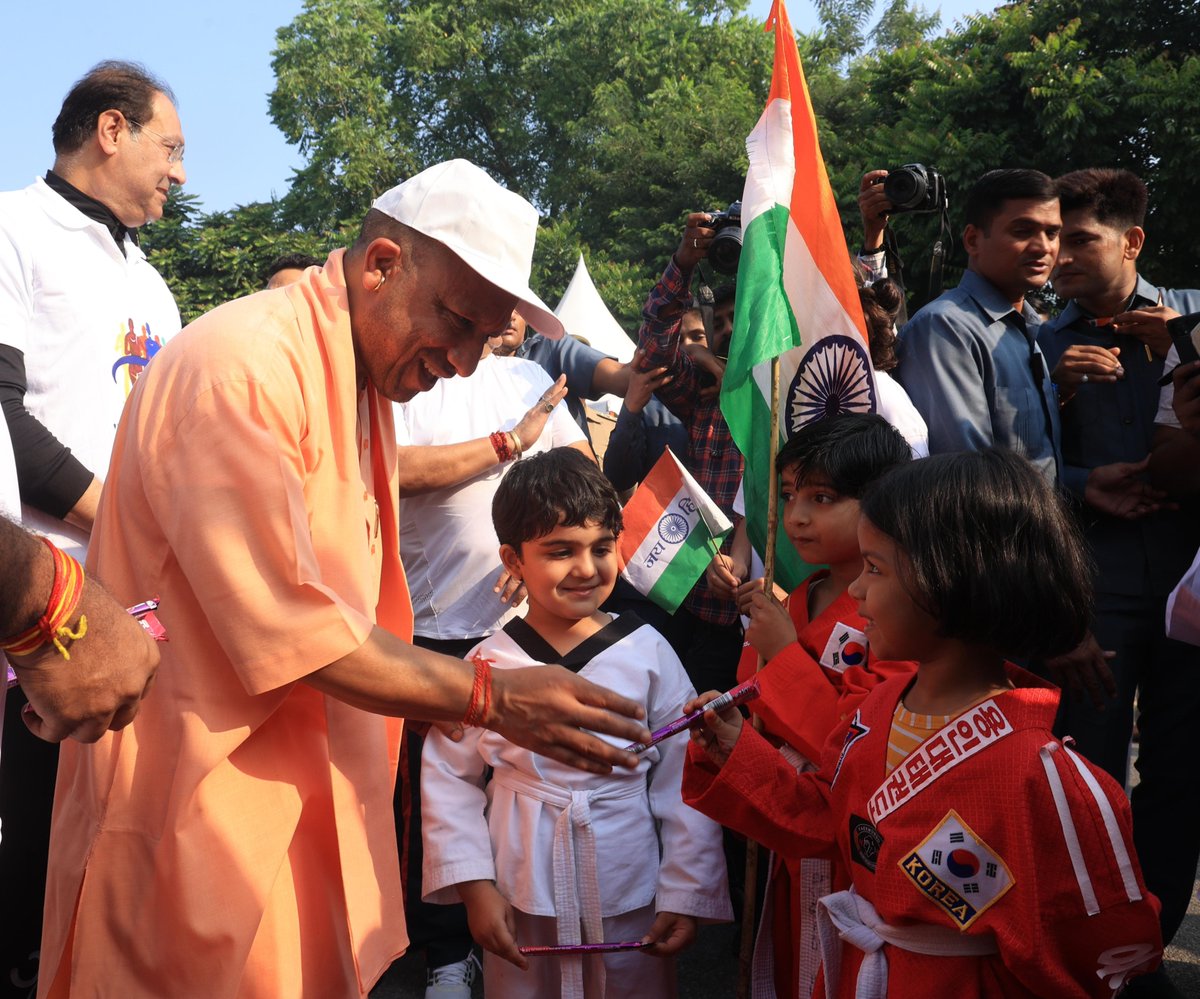 preetijat2's tweet image. 'Run for Unity' organized on the birth anniversary of Bharat Ratna Sardar Patel ji! Chief Minister Yogi Adityanath ji inspired to take forward the resolution of 'Ek Bharat Shreshtha Bharat'. #UnityRun #IronManOfIndia