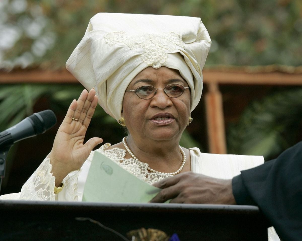 #TalDíaComoHoy de 1938 nace Elle Johnson-Sirleaf, #economista y #política liberiana, fue la 24.ª #presidenta de Liberia, tras vencer en las elecciones presidenciales del 8 de noviembre de 2005, en las que derrotó al otro principal candidato, el exjugador de fútbol George Weah.