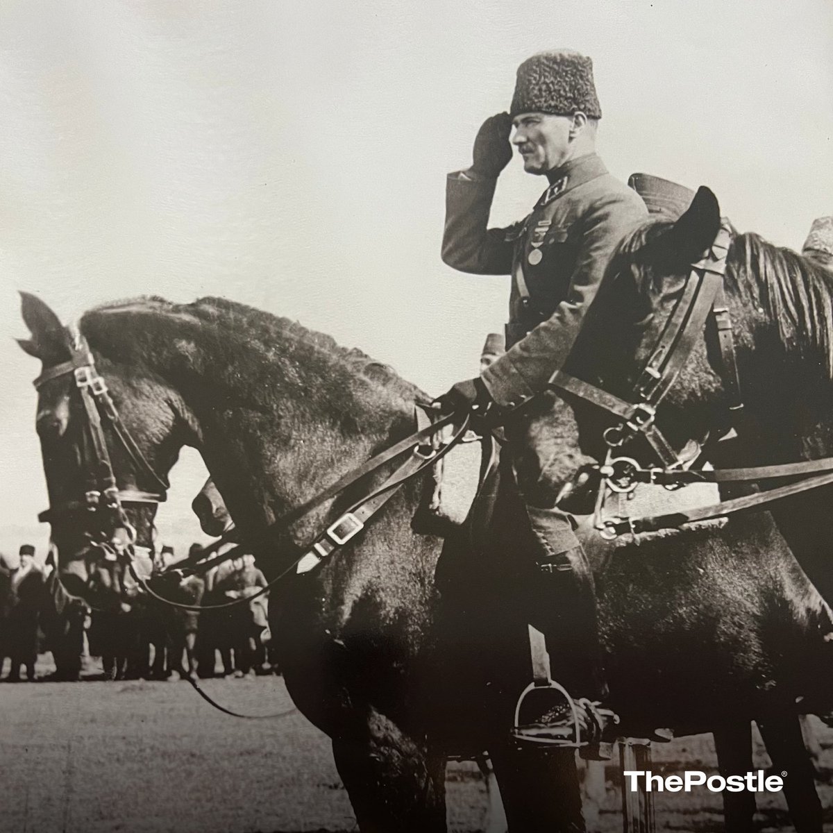 Büyük Önder Atatürk'ü ve de silah arkadaşlarını, canından aziz bildiği vatanı için kanlarını bu toprağa dökmüş şehitlerimizi rahmet ve minnetle bir kez daha yad ediyor 29 Ekim Cumhuriyet Bayramınız Kutlu Olsun.