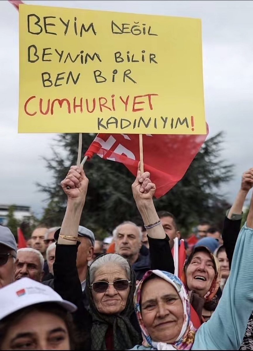 Y A Ş A S I N  C U M H U R İ Y E T !