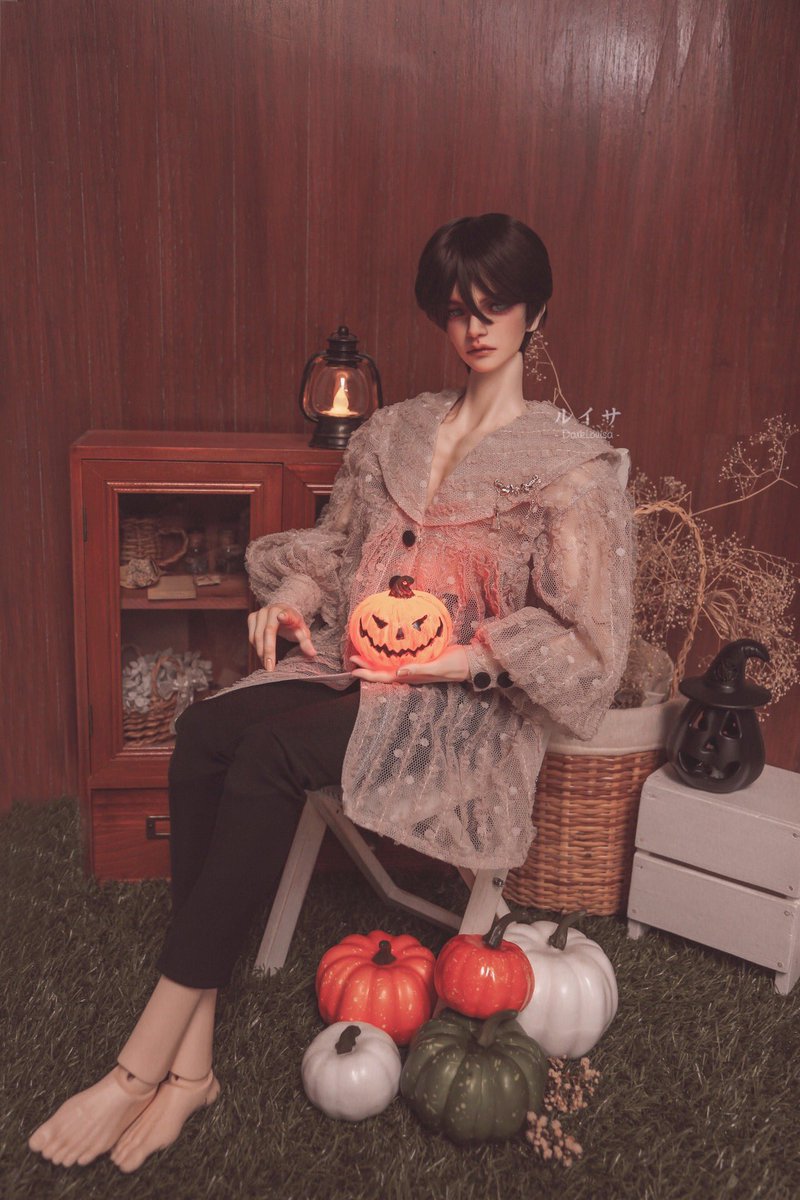 mydearlouisa's tweet photo. Lysander II 🍂🍁🎃🍫
#halloween2024 #autumnphotography #switchbjd #ドール #구체관절인형
#球体関節人形 #ドールオーナーさんと繋がりたい https://t.co/PclS1lDjbj