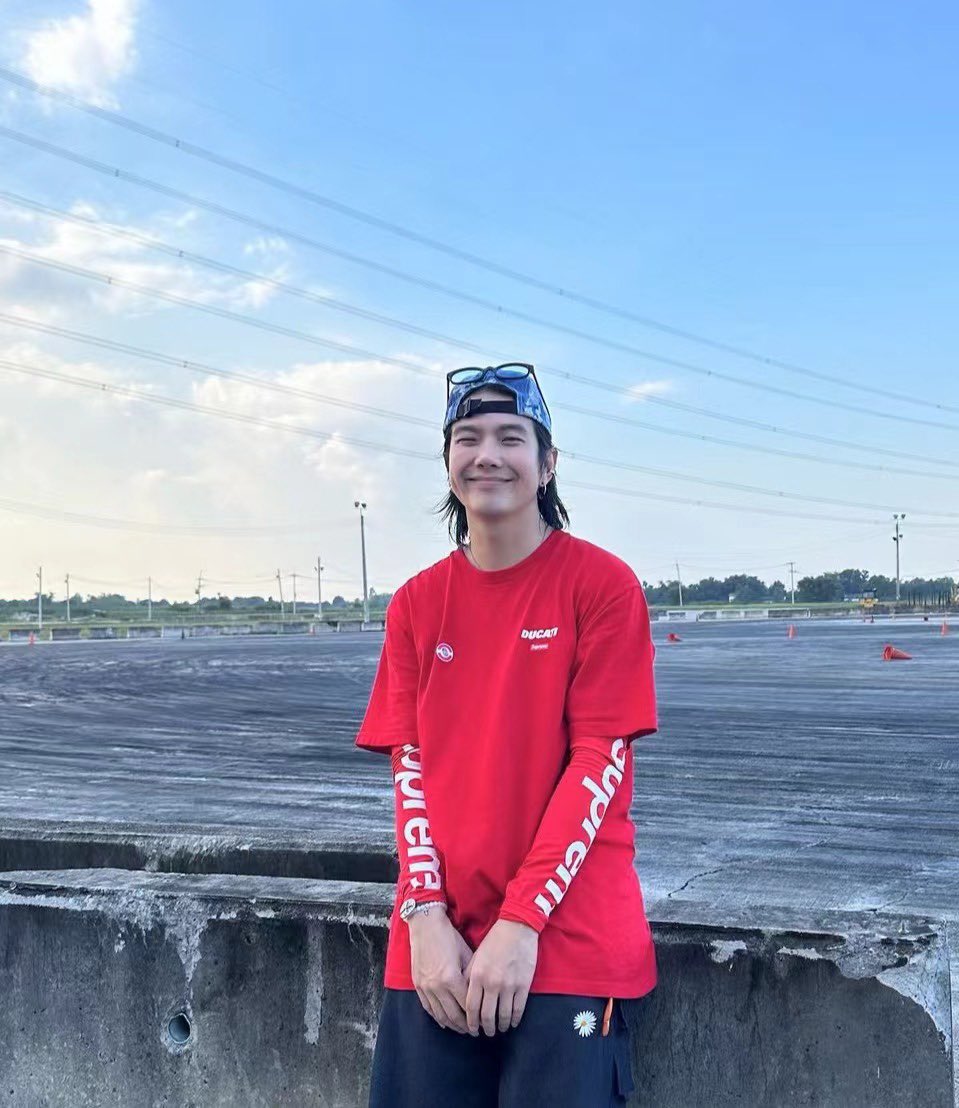 ไหนใครทีมน้องบิว กดรีกดเฟบรัวๆจ้า

SheBiu Stunning
#LuveAllofBuild

<a href="/JakeB4rever/">BIU.</a> #BuildJakapan 
#Beyourluve
