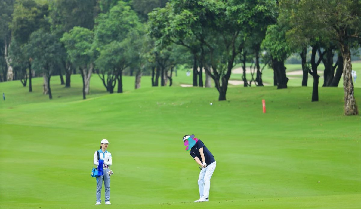 周末计划跟女友去佛山君兰打球
希望认识佛山的cp哦😲