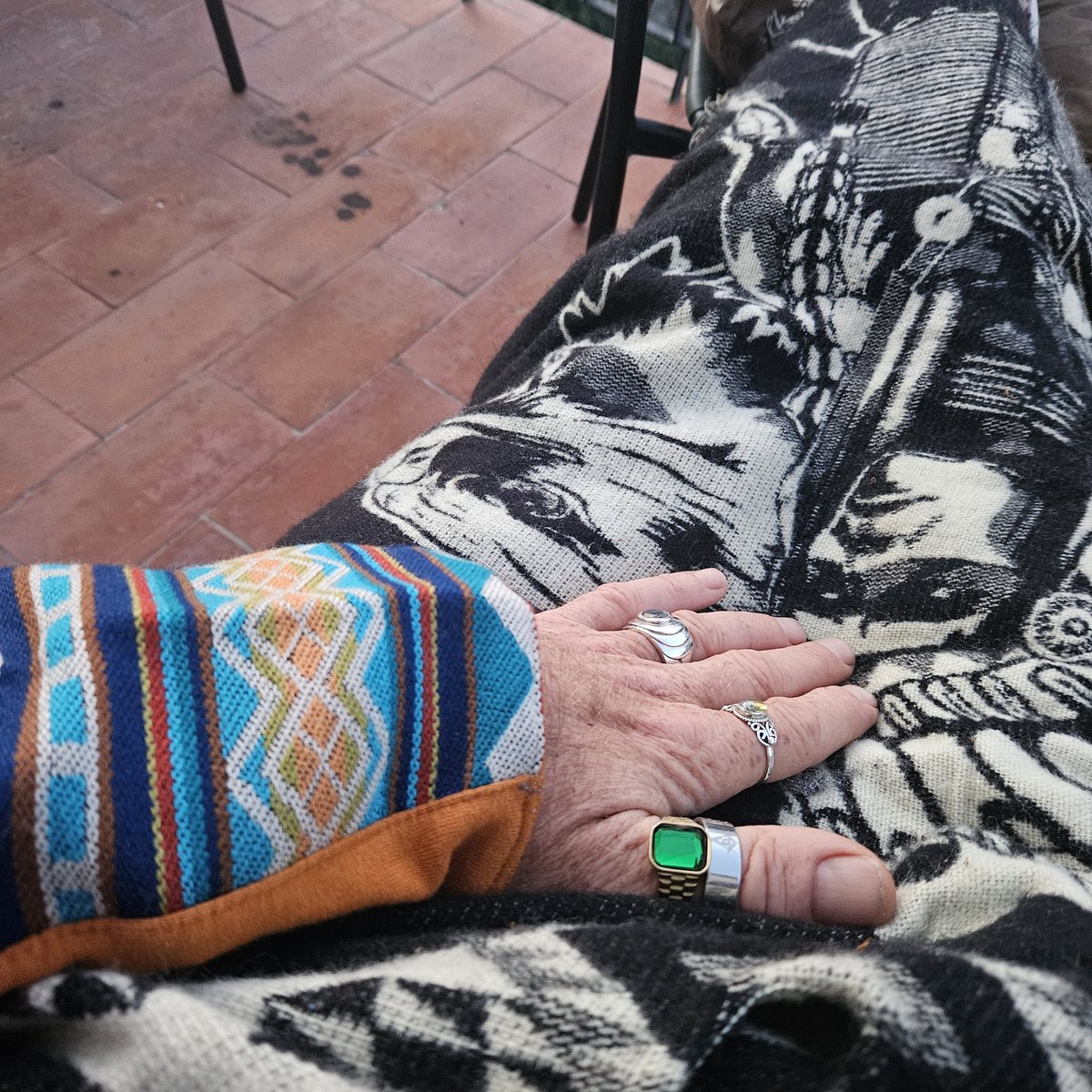 colours change all the time, in my bubble I'm full of rhyme, and adapt i do, for thoughts like these are not just mine..